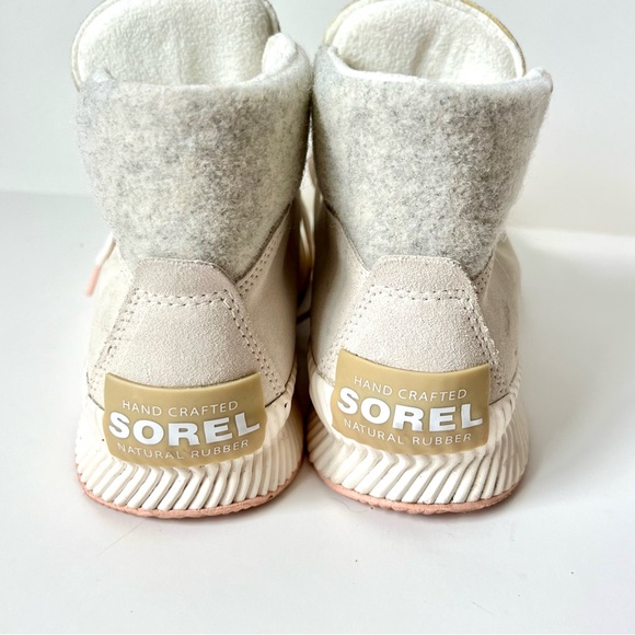 SOREL Women's Out N About III Conquest Hybrid Boots—SZ. 10 - Picture 12 of 17